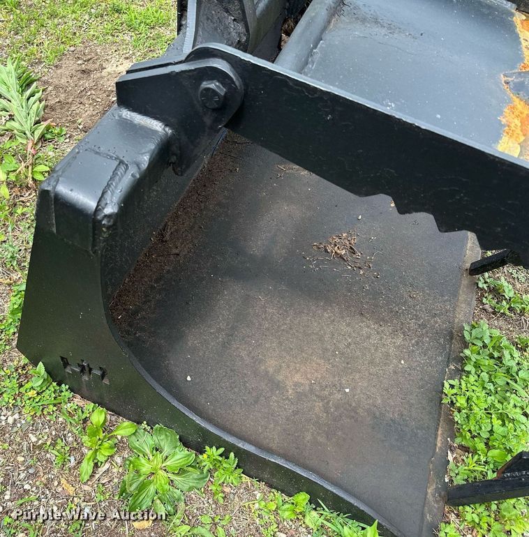 image for item AF9647 Skid steer grapple bucket