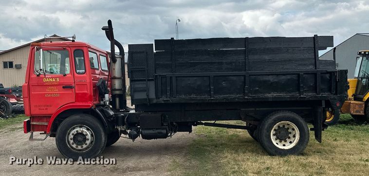 image for item AF9651 1999 Mack Manager  dump truck