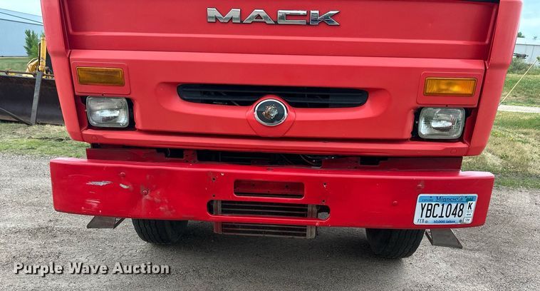image for item AF9651 1999 Mack Manager  dump truck