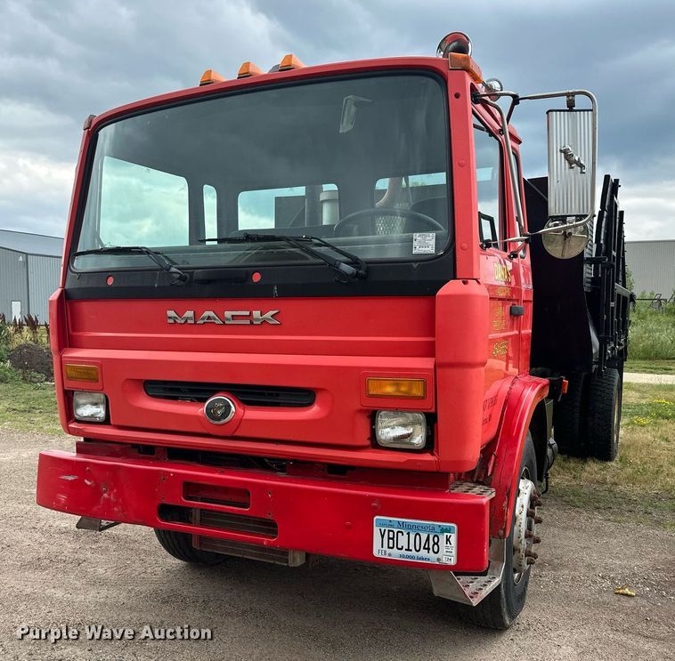 image for item AF9651 1999 Mack Manager  dump truck