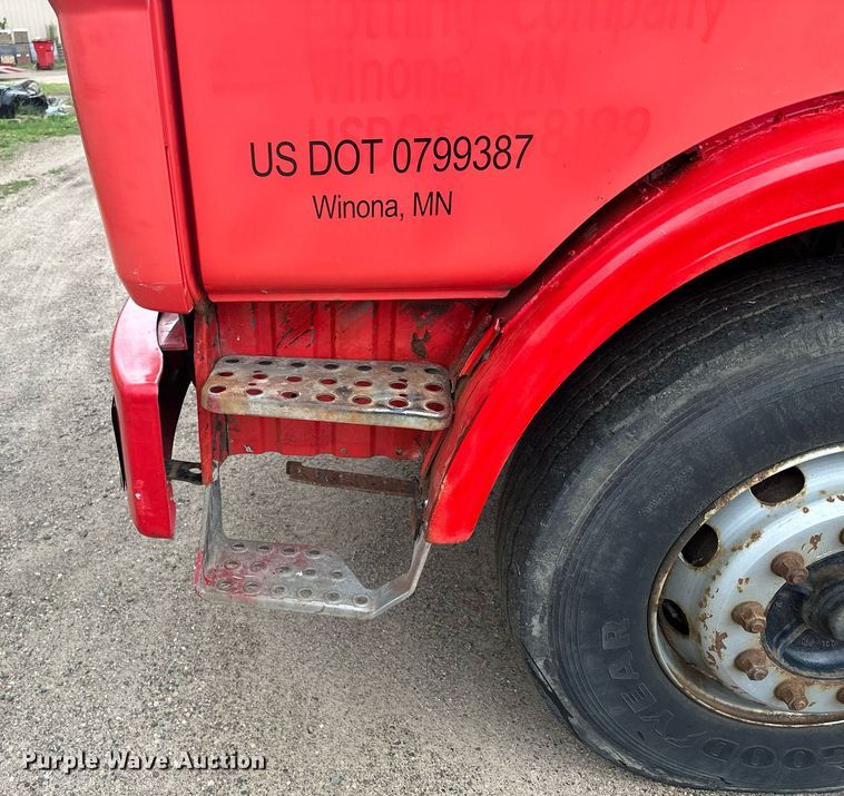 image for item AF9651 1999 Mack Manager  dump truck