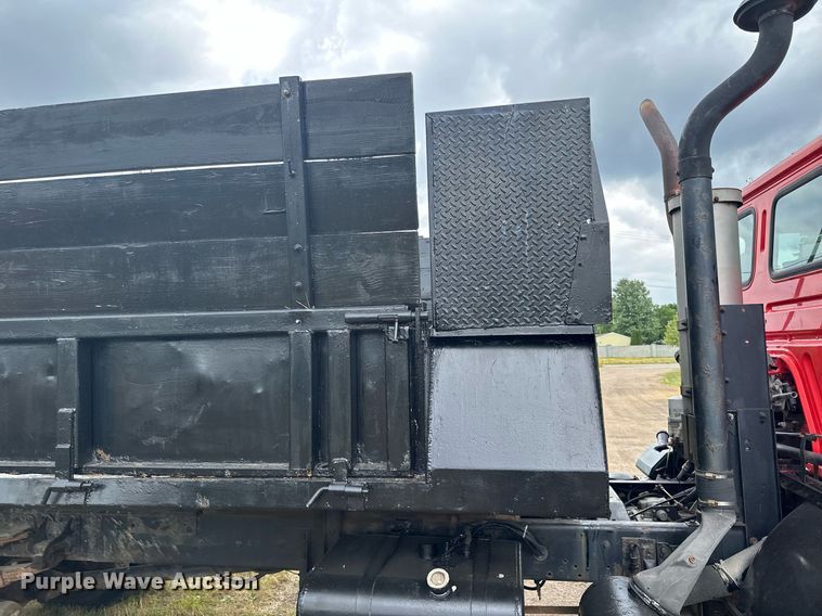 image for item AF9651 1999 Mack Manager  dump truck