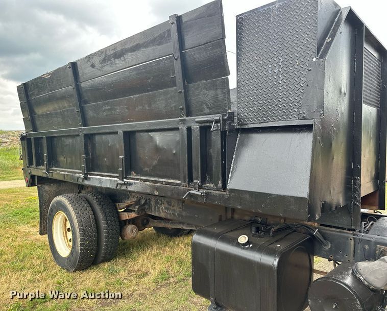 image for item AF9651 1999 Mack Manager  dump truck