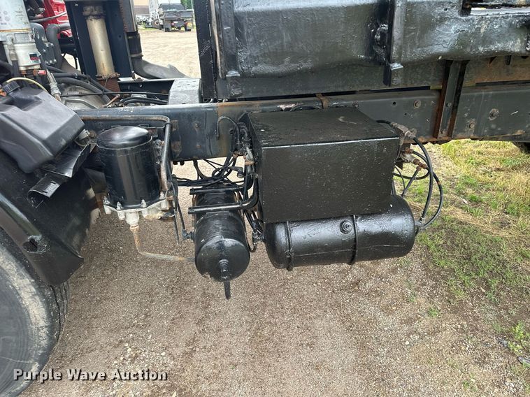 image for item AF9651 1999 Mack Manager  dump truck