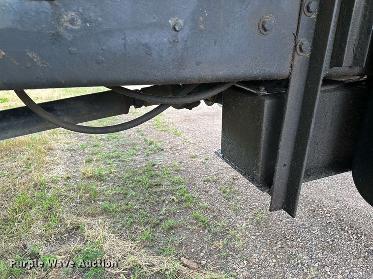 image for item AF9651 1999 Mack Manager  dump truck