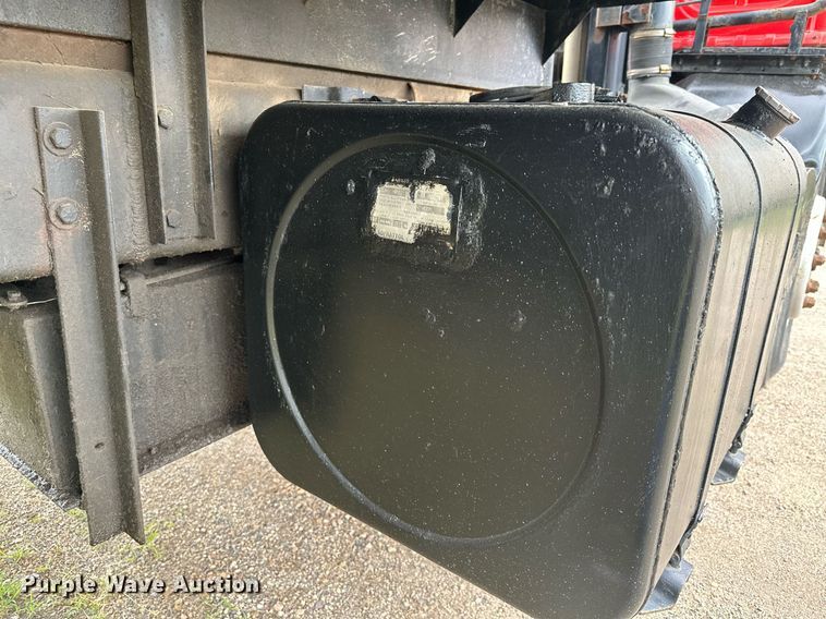 image for item AF9651 1999 Mack Manager  dump truck