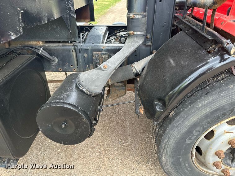 image for item AF9651 1999 Mack Manager  dump truck