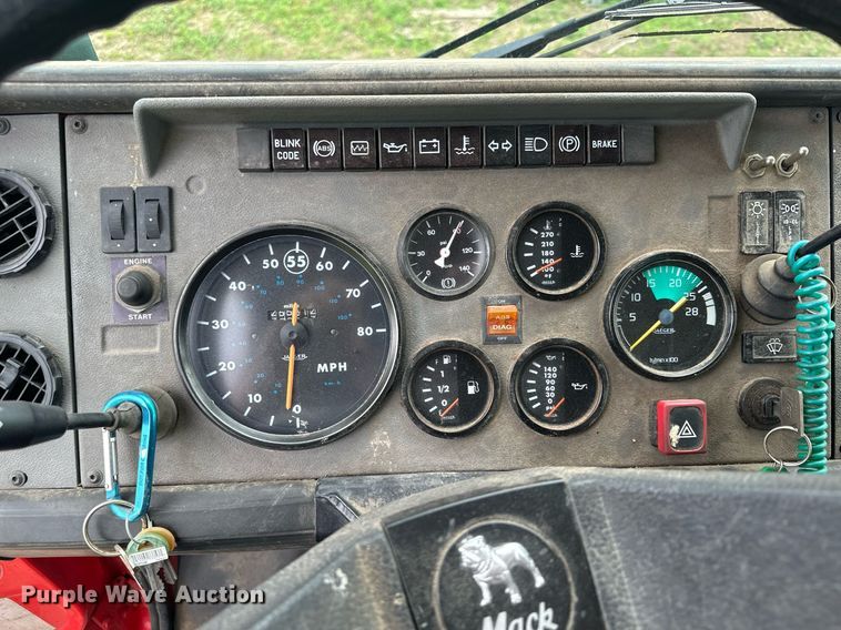 image for item AF9651 1999 Mack Manager  dump truck