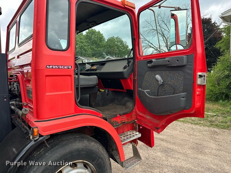 image for item AF9651 1999 Mack Manager  dump truck