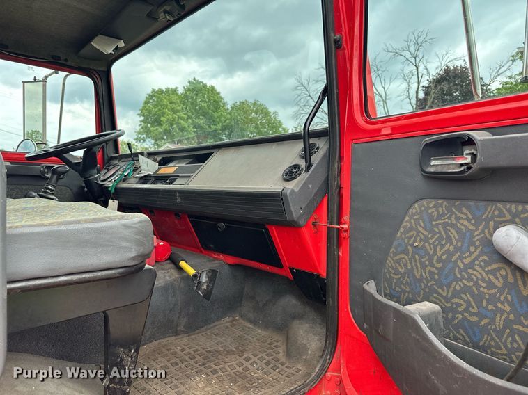 image for item AF9651 1999 Mack Manager  dump truck