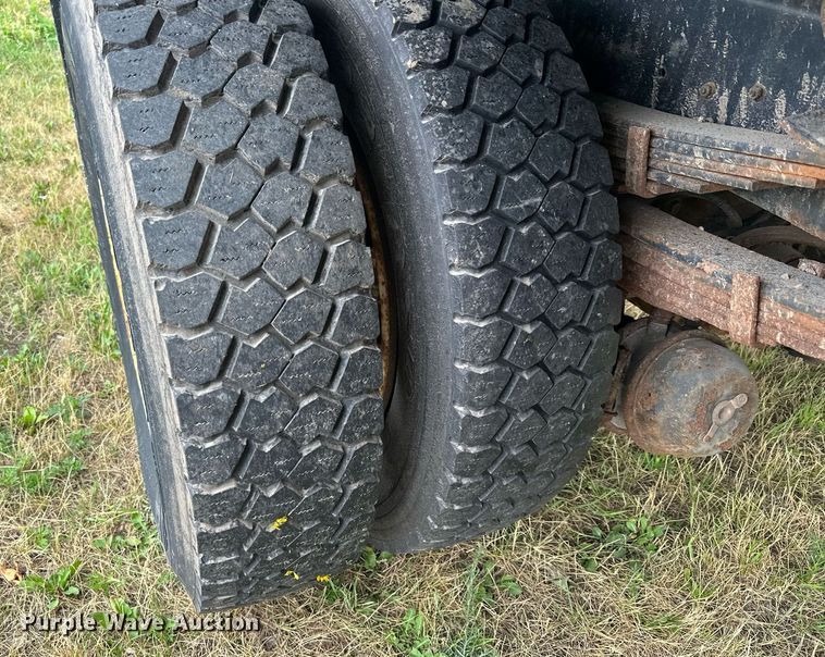 image for item AF9651 1999 Mack Manager  dump truck