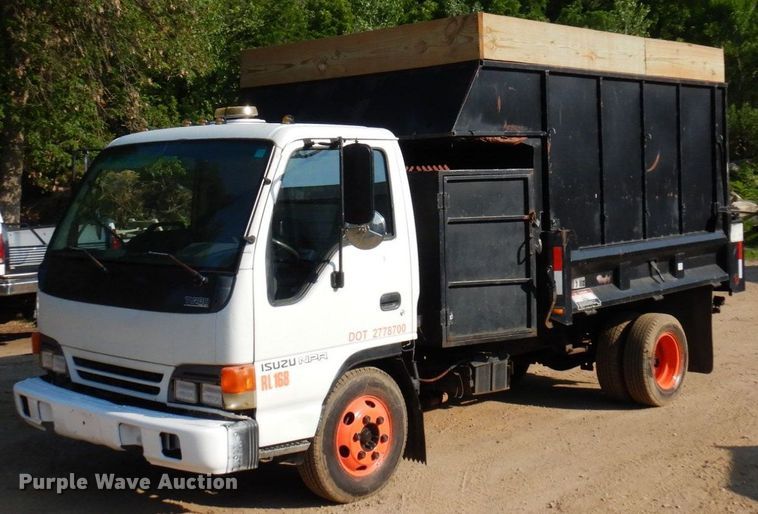 image for item AF9654 1996 Isuzu NPR  dump truck