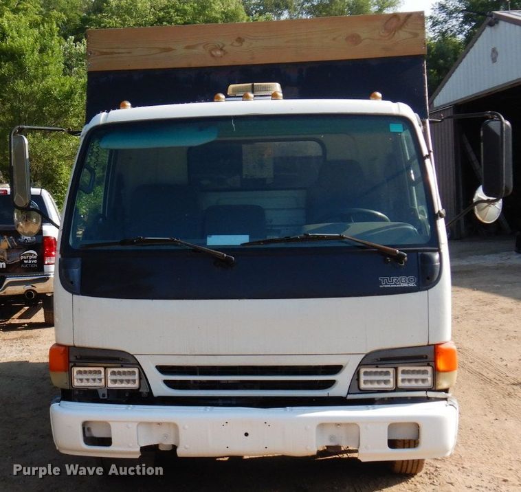 image for item AF9654 1996 Isuzu NPR  dump truck