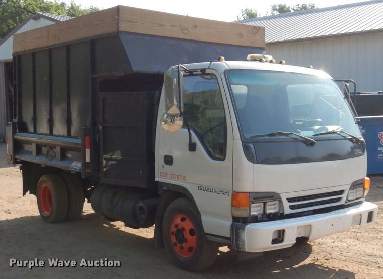 image for item AF9654 1996 Isuzu NPR  dump truck