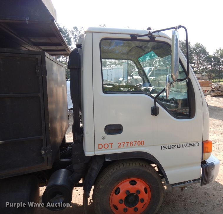 image for item AF9654 1996 Isuzu NPR  dump truck