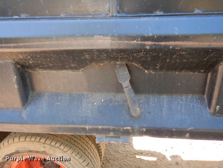 image for item AF9654 1996 Isuzu NPR  dump truck