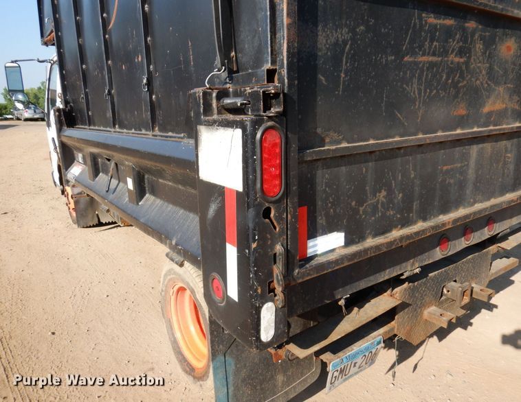 image for item AF9654 1996 Isuzu NPR  dump truck