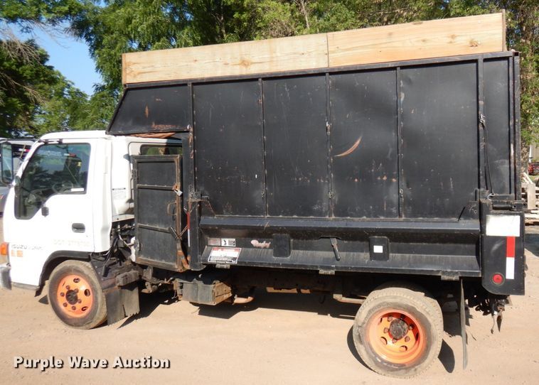 image for item AF9654 1996 Isuzu NPR  dump truck
