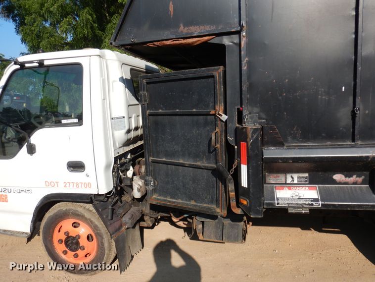 image for item AF9654 1996 Isuzu NPR  dump truck