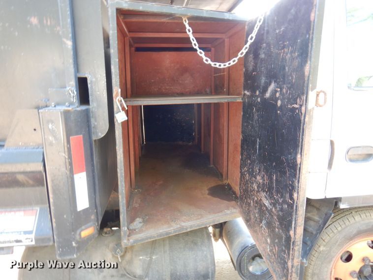 image for item AF9654 1996 Isuzu NPR  dump truck