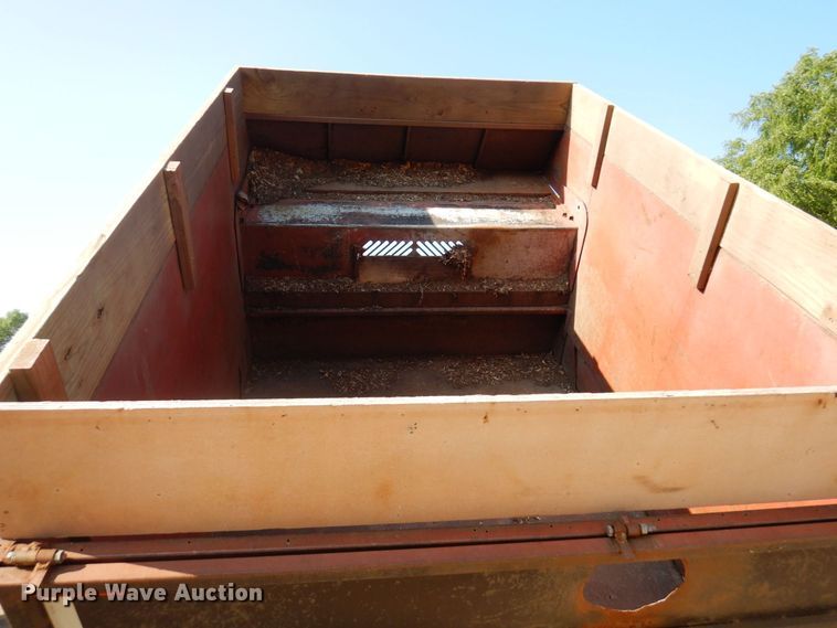 image for item AF9654 1996 Isuzu NPR  dump truck