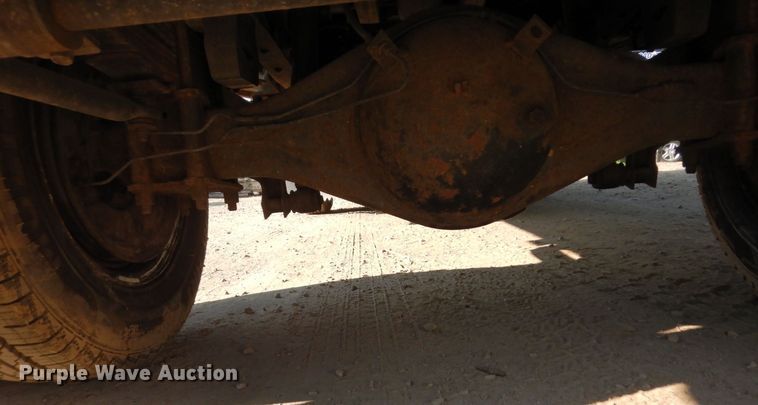 image for item AF9654 1996 Isuzu NPR  dump truck