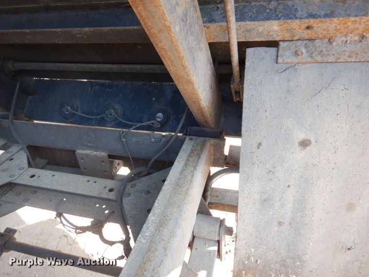 image for item AF9654 1996 Isuzu NPR  dump truck