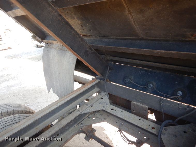 image for item AF9654 1996 Isuzu NPR  dump truck