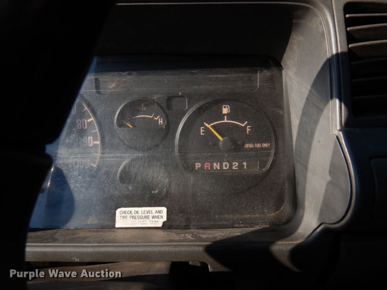 image for item AF9654 1996 Isuzu NPR  dump truck