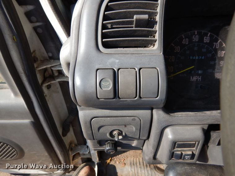 image for item AF9654 1996 Isuzu NPR  dump truck