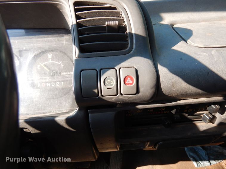 image for item AF9654 1996 Isuzu NPR  dump truck