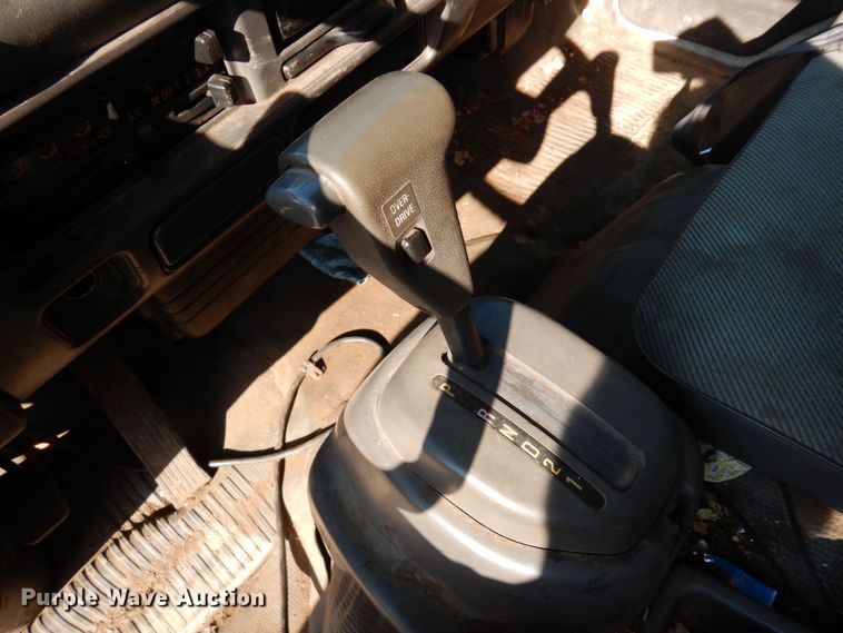 image for item AF9654 1996 Isuzu NPR  dump truck