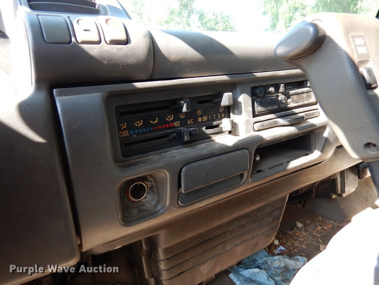 image for item AF9654 1996 Isuzu NPR  dump truck