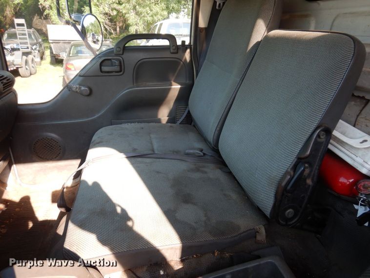 image for item AF9654 1996 Isuzu NPR  dump truck