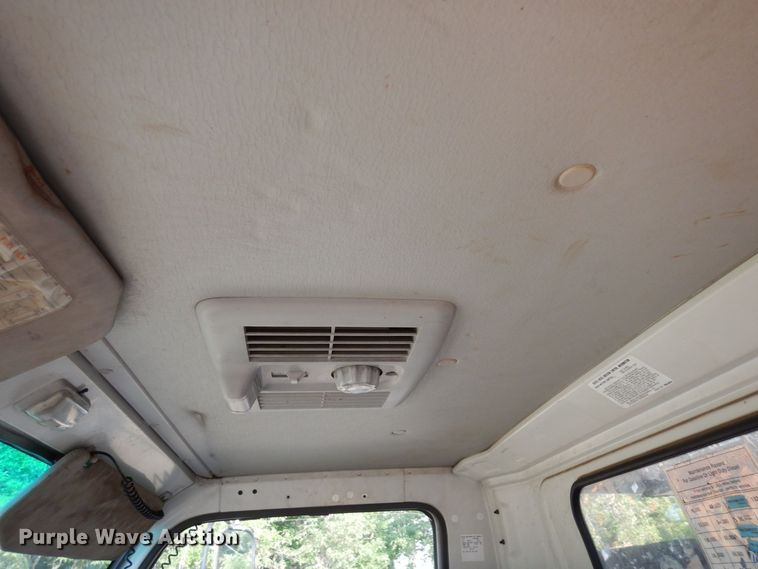 image for item AF9654 1996 Isuzu NPR  dump truck