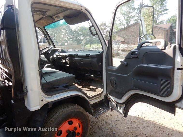 image for item AF9654 1996 Isuzu NPR  dump truck