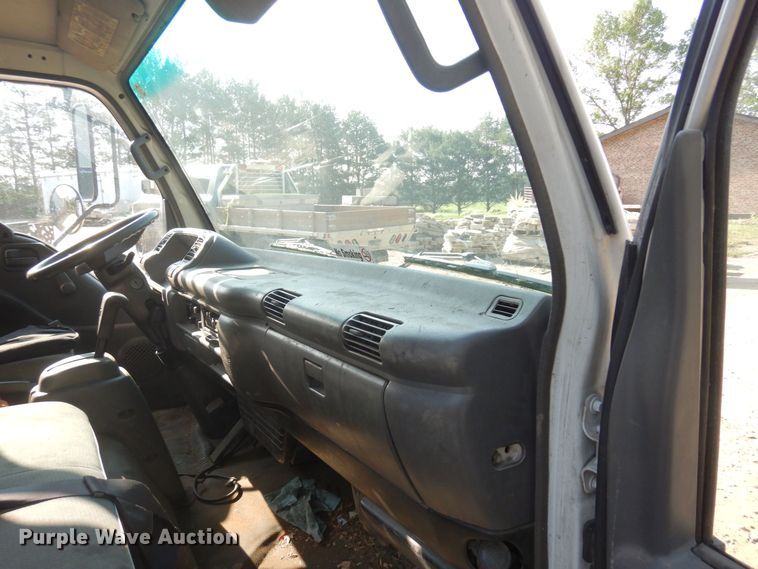 image for item AF9654 1996 Isuzu NPR  dump truck