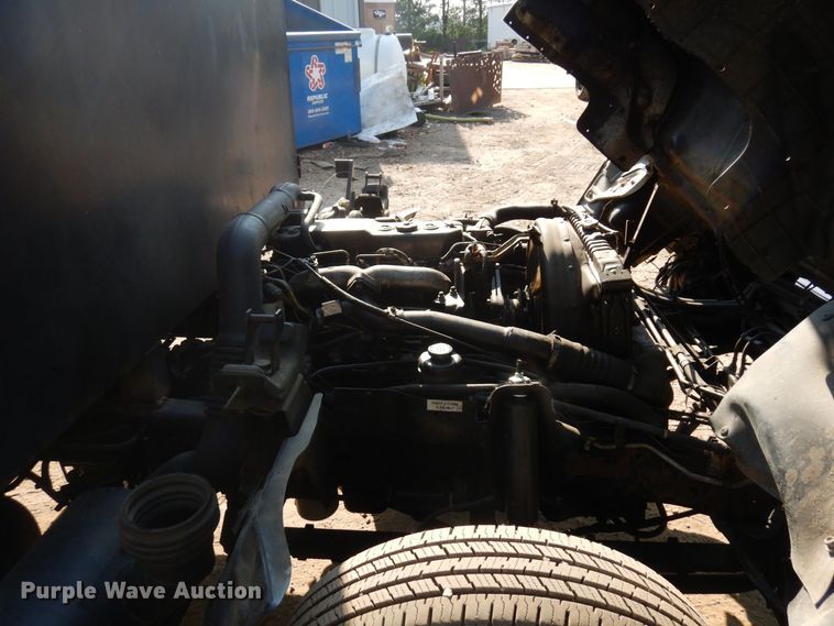 image for item AF9654 1996 Isuzu NPR  dump truck