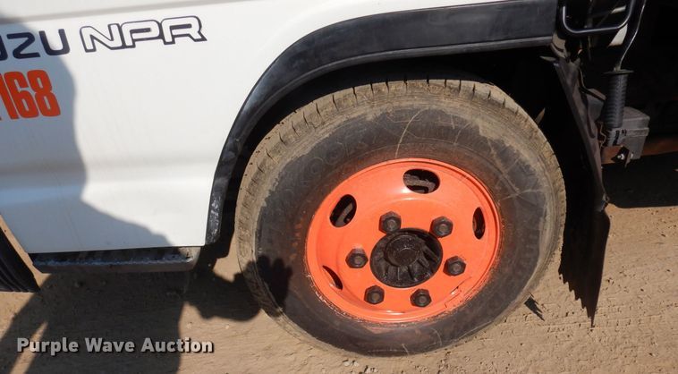 image for item AF9654 1996 Isuzu NPR  dump truck