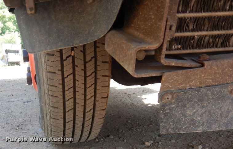 image for item AF9654 1996 Isuzu NPR  dump truck