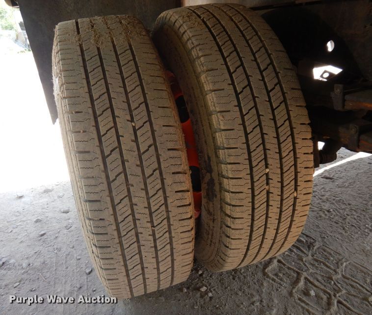 image for item AF9654 1996 Isuzu NPR  dump truck