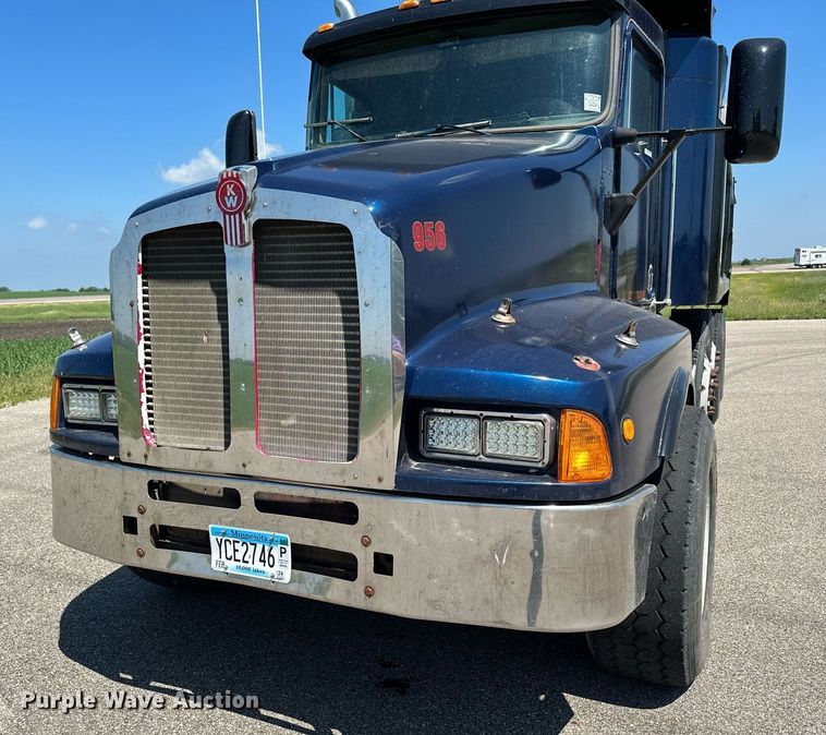 image for item AF9655 1992 Kenworth T600  dump truck