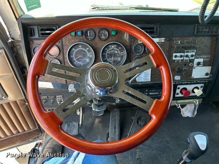 image for item AF9655 1992 Kenworth T600  dump truck