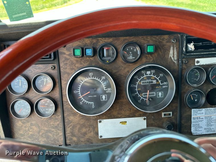 image for item AF9655 1992 Kenworth T600  dump truck