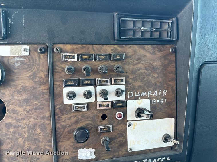 image for item AF9655 1992 Kenworth T600  dump truck