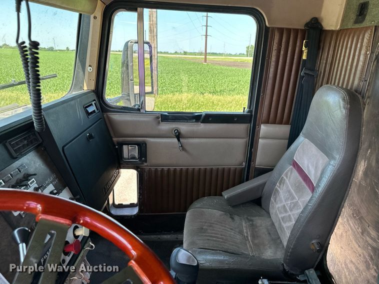 image for item AF9655 1992 Kenworth T600  dump truck