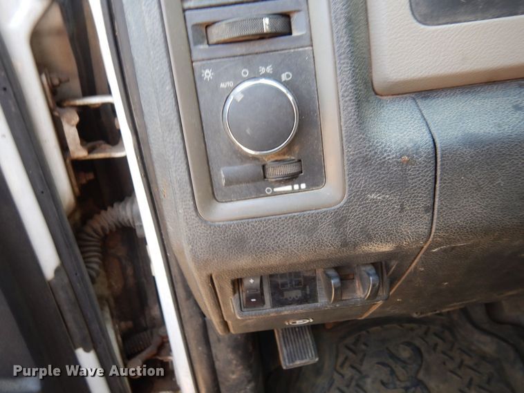 image for item AF9657 2012 Dodge Ram 4500HD  Crew Cab flatbed truck