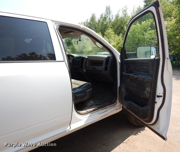 image for item AF9657 2012 Dodge Ram 4500HD  Crew Cab flatbed truck