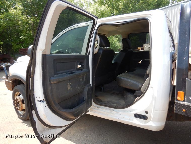 image for item AF9657 2012 Dodge Ram 4500HD  Crew Cab flatbed truck