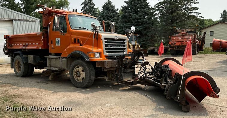 image for item AF9659 2001 Sterling L8500  dump truck